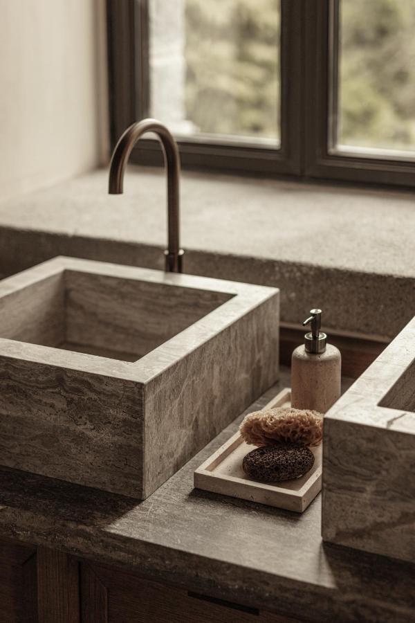 Manna, A Member Of Design Hotels Valtessiniko Exterior photo