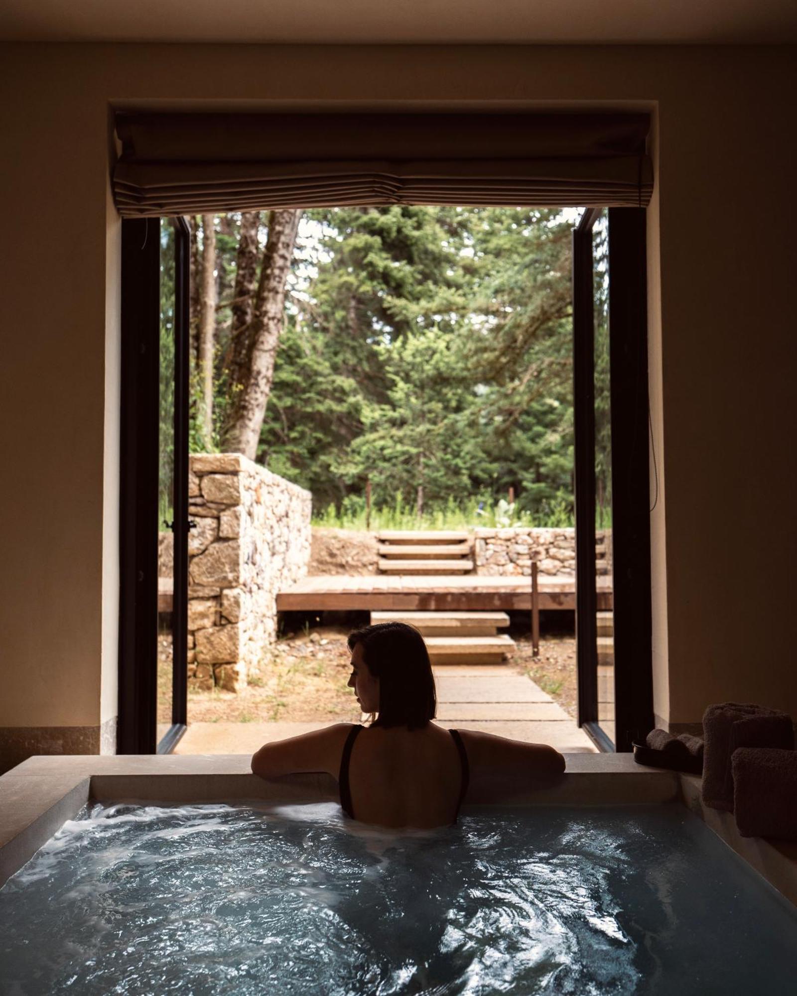 Manna, A Member Of Design Hotels Valtessiniko Exterior photo